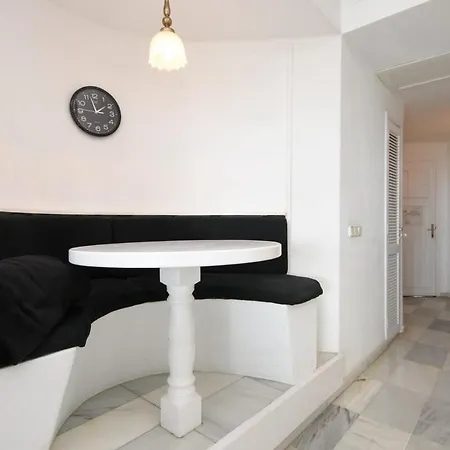 Club Atlantis 28 - One Bed Apartment Costa Adeje (Tenerife)