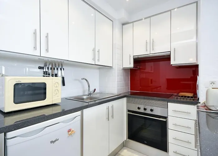 Club Atlantis 28 - One Bed * Costa Adeje (Tenerife)