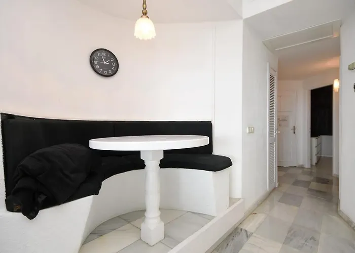 Club Atlantis 28 - One Bed Apartment Costa Adeje (Tenerife)